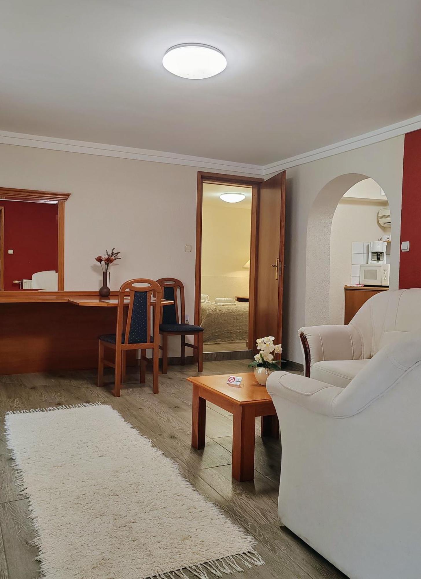 Heviz Apartman Hévíz Buitenkant foto